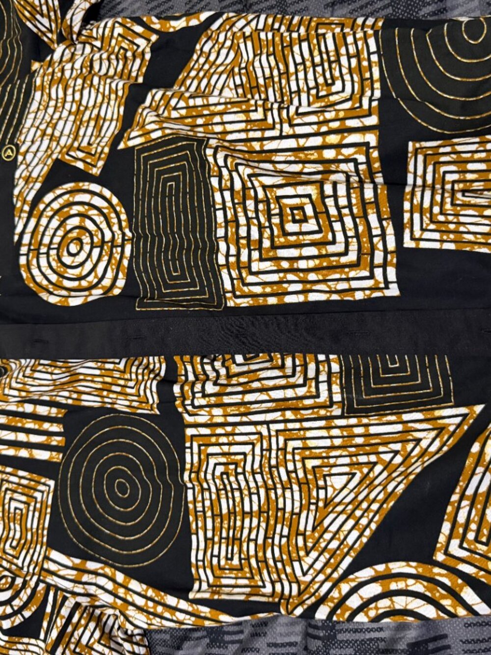 diyanu black and tan geometric XL